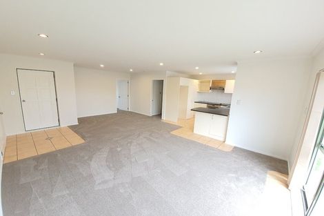 Photo of property in 17 Scotts Field Drive, Takanini, 2112