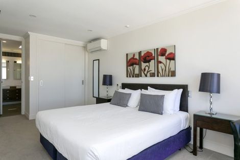 Photo of property in 225 Lake Terrace, Waipahihi, Taupo, 3330
