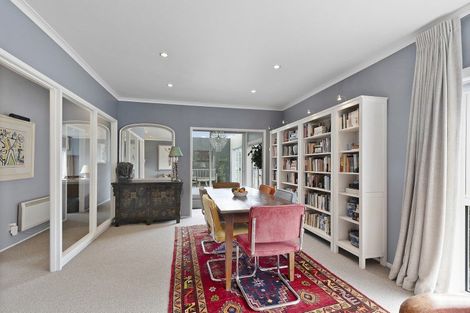 Photo of property in Kingsgate Flats, 10 Austin Street, Mount Victoria, Wellington, 6011