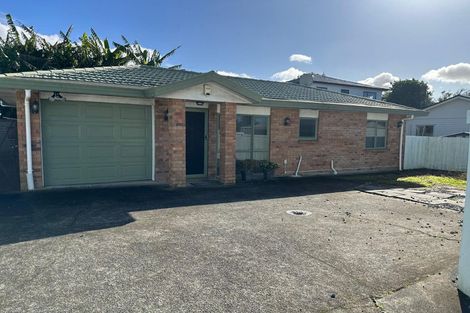 Photo of property in 18 Patts Avenue, Glendene, Auckland, 0602
