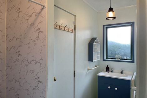 Photo of property in 21 Thomas Avenue, Te Atatu Peninsula, Auckland, 0610