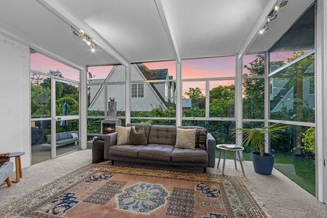 Photo of property in 1 Dunrobin Place, Avonhead, Christchurch, 8042