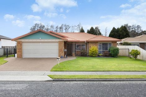 Photo of property in 5 Reynolds Drive, Glenview, Hamilton, 3206