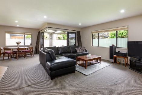 Photo of property in 323 Southland Place, Raureka, Hastings, 4120