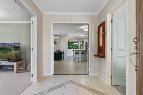 Photo of property in 18 Honeysuckle Lane, Ohauiti, Tauranga, 3112