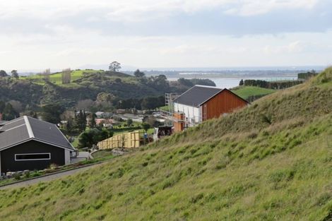 Photo of property in 64r Oceana Drive, Welcome Bay, Tauranga, 3175