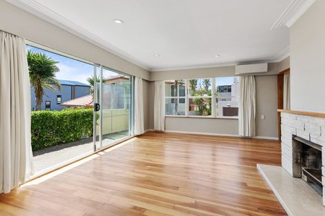 Photo of property in 11 Luke Place, Eastern Beach, Auckland, 2012