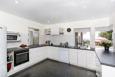 Photo of property in 327 Kaipara Road, Papakura, 2582