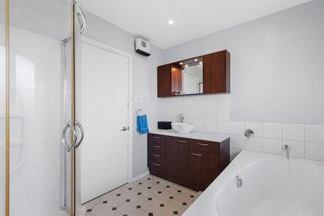 Photo of property in 28 Moore Street, Rolleston, 7614