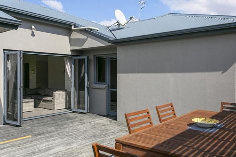 Photo of property in 94 Harvey Street, Waipahihi, Taupo, 3330