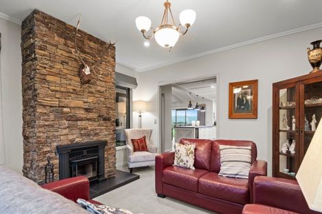 Photo of property in 2 Pheasant Lane, Aokautere, 4471