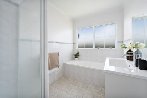 Photo of property in 2 Diana Place, Ranui, Auckland, 0612
