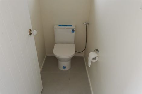 Photo of property in 43 Walworth Avenue, Pakuranga Heights, Auckland, 2010