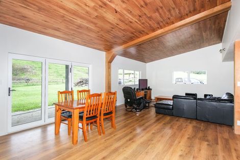 Photo of property in 49 Opoto Place, Kaukapakapa, 0873