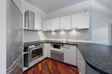 Photo of property in Endeavour Apartments, 19/125u Thorndon Quay, Pipitea, Wellington, 6011
