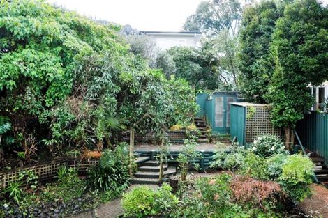 Photo of property in 58 Seabreeze Road, Narrow Neck, Auckland, 0624