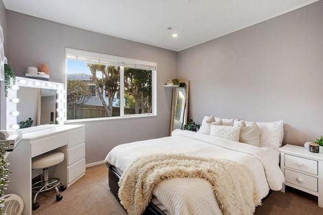 Photo of property in 37 Charlotte Street, Stanmore Bay, Whangaparaoa, 0932