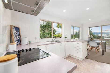 Photo of property in 35e Edmonton Road, Henderson, Auckland, 0612