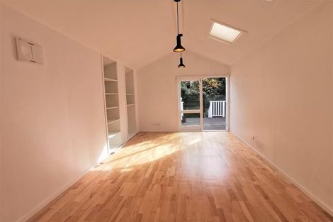 Photo of property in 46 Colonial Road, Birkenhead, Auckland, 0626