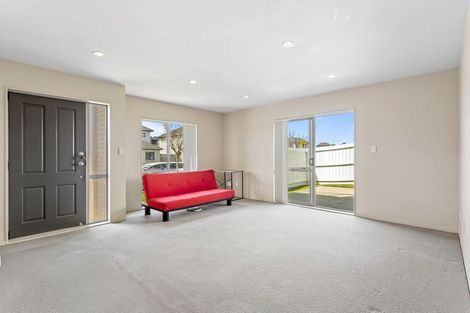 Photo of property in 12 Merlot Way, Te Atatu South, Auckland, 0610