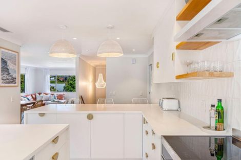 Photo of property in 4 Brandon Road, Manly, Whangaparaoa, 0930