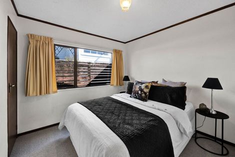 Photo of property in 1 Hawea Street, Merrilands, New Plymouth, 4312