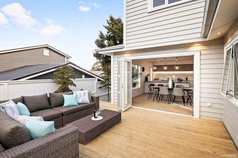 Photo of property in 26b Stottholm Road, Titirangi, Auckland, 0604