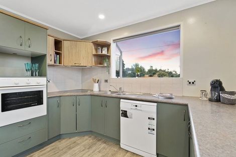 Photo of property in 12 Malmo Place, Massey, Auckland, 0614