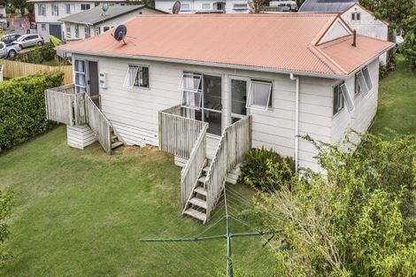 Photo of property in 23 Luckens Road, West Harbour, Auckland, 0618