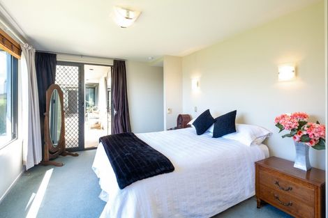 Photo of property in 1 Palmbrook Avenue, Havelock North, 4130