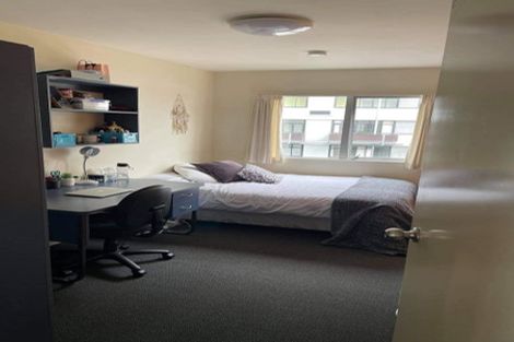 Photo of property in Basin Reserve Complex, 13/4 Sussex Street, Mount Cook, Wellington, 6021