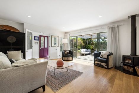 Photo of property in 2/13 Montgomery Avenue, Belmont, Auckland, 0622