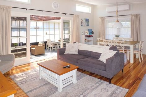Photo of property in 1 Andresen Street, Foxton Beach, Foxton, 4815