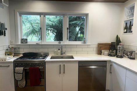 Photo of property in 802 West Coast Road, Oratia, Auckland, 0604