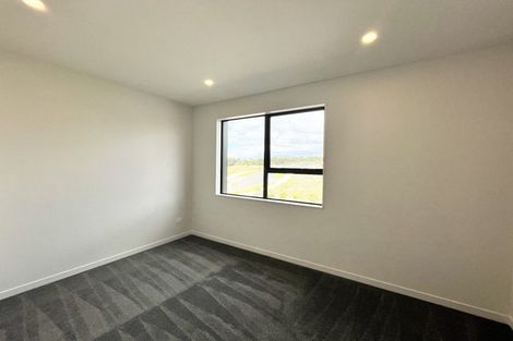 Photo of property in 11 Heketara Way, Massey, Auckland, 0614