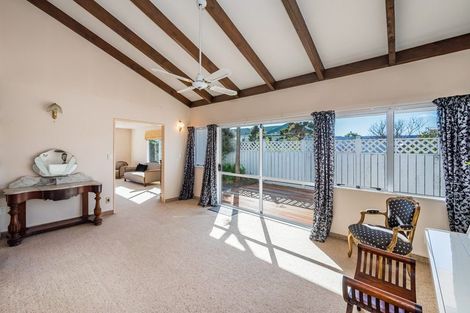 Photo of property in 8 Falla Street, Paraparaumu Beach, Paraparaumu, 5032