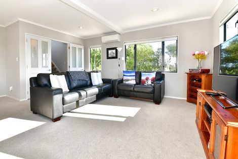 Photo of property in 144 Red Beach Road, Red Beach, 0932