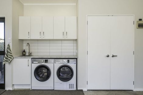 Photo of property in 34 Samwell Drive, Whitby, Porirua, 5024