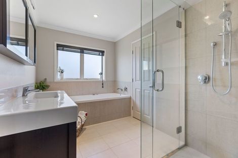 Photo of property in 9a Manukaka Heights, Hurdon, New Plymouth, 4310