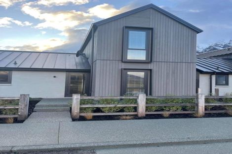 Photo of property in 37 Mulholland Drive, Jacks Point, 9371