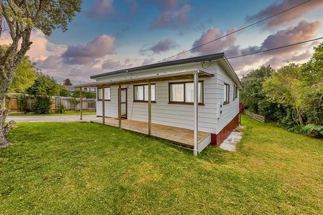 Photo of property in 114 Colwill Road, Massey, Auckland, 0614