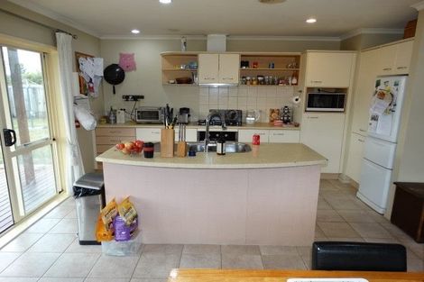 Photo of property in 13 Russett Grove, Henderson, Auckland, 0612