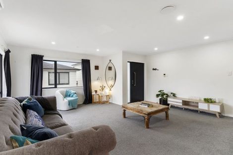 Photo of property in 39 Garton Drive, Massey, Auckland, 0614