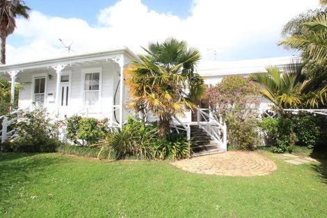Photo of property in 14 Sinclair Street, Devonport, Auckland, 0624