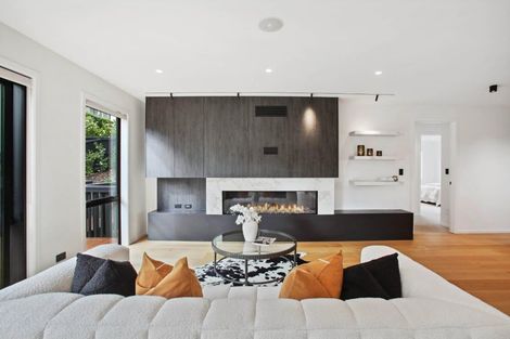 Photo of property in 28a Oliver Twist Avenue, Mellons Bay, Auckland, 2014