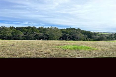 Photo of property in 2 May Avenue, Te Atatu South, Auckland, 0610