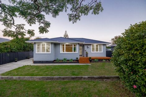 Photo of property in 15 Peters Avenue, Cloverlea, Palmerston North, 4412