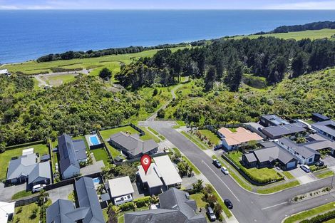 Photo of property in 75 Links Drive, Waiwhakaiho, New Plymouth, 4312