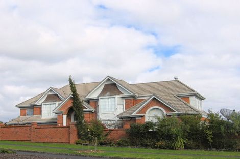 Photo of property in 5 Santa Cruz Drive, Shamrock Park, Auckland, 2016