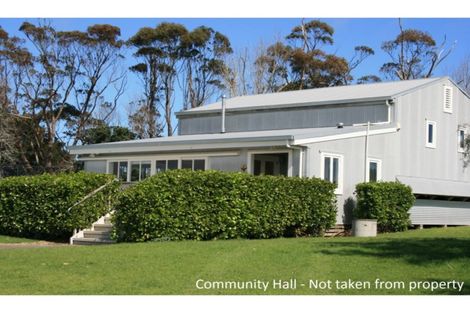 Photo of property in 7 Kaipara Lake Road, South Head, Helensville, 0874